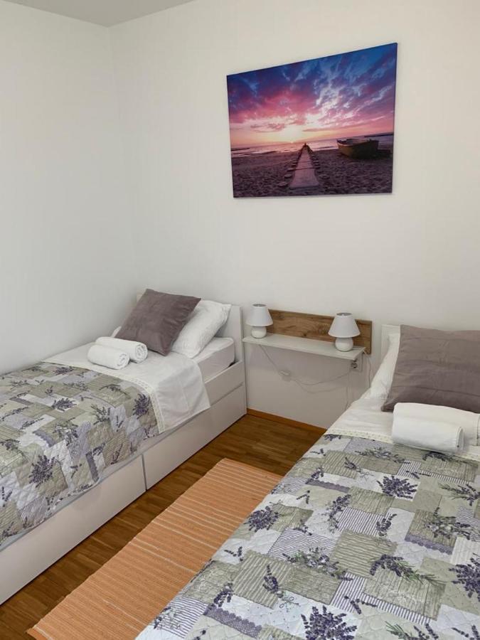 Tara'S Apartman Supetar Exterior foto